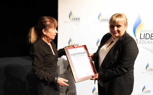 Nagrodzenie certyfikatem Dyrektor Agaty Jankowskiej