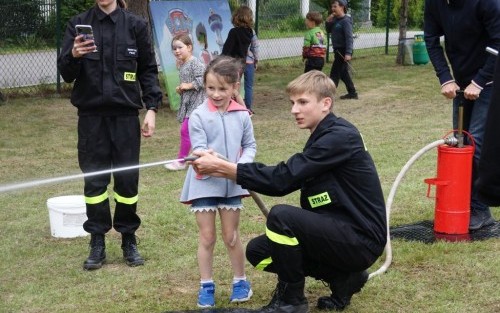 Pokazy strażackie na Gminnym Dniu Dziecka