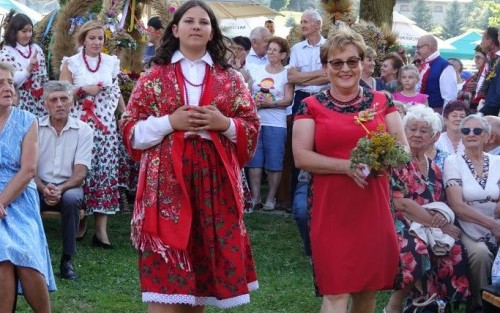 Delegacja wieńcowa z Łysej Góry na Dożynkach Gminnych w Łoniowej.