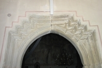 Renowacja portali w kościele parafialnym w Dębnie